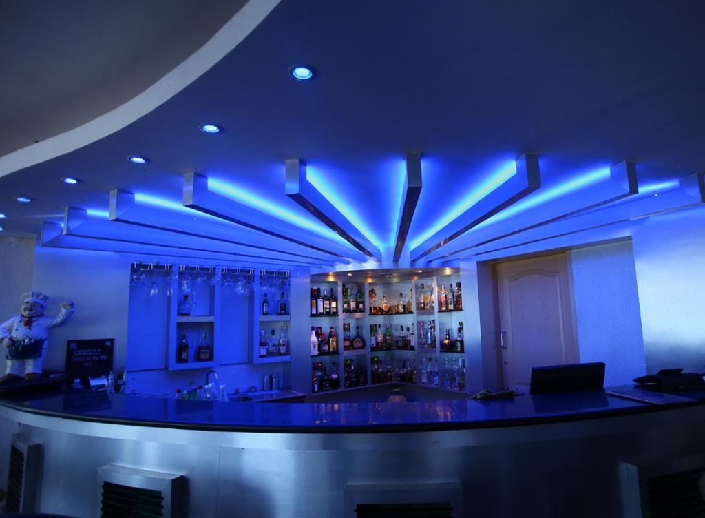 The Quilon Beach Hotel And Convention Center Колам Екстериор снимка