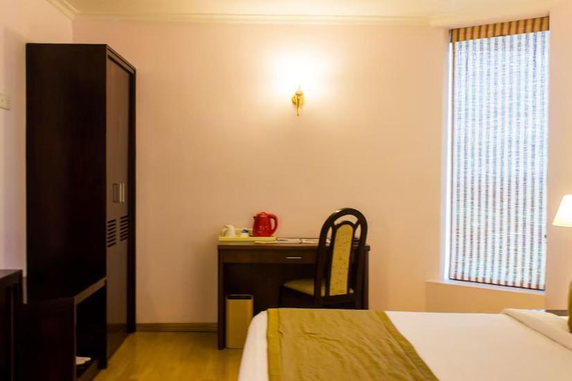 The Quilon Beach Hotel And Convention Center Колам Екстериор снимка