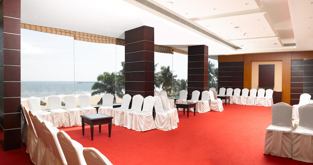 The Quilon Beach Hotel And Convention Center Колам Съоръжения снимка