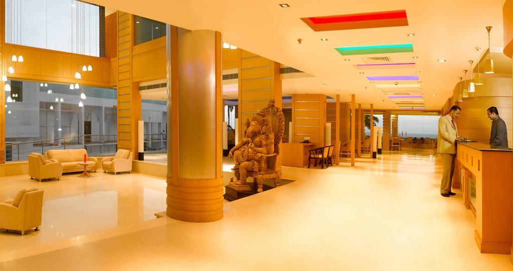 The Quilon Beach Hotel And Convention Center Колам Екстериор снимка